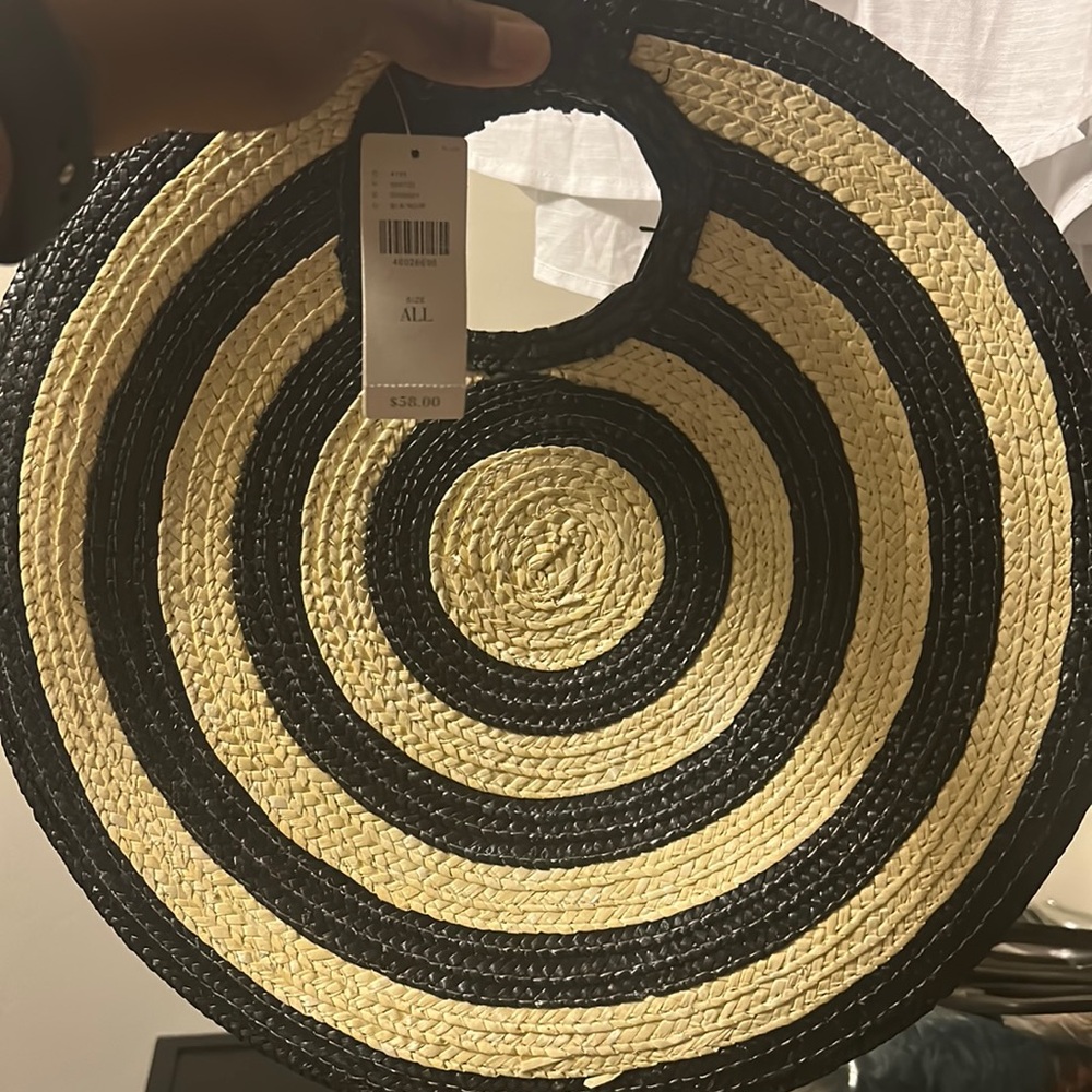 Round straw bag